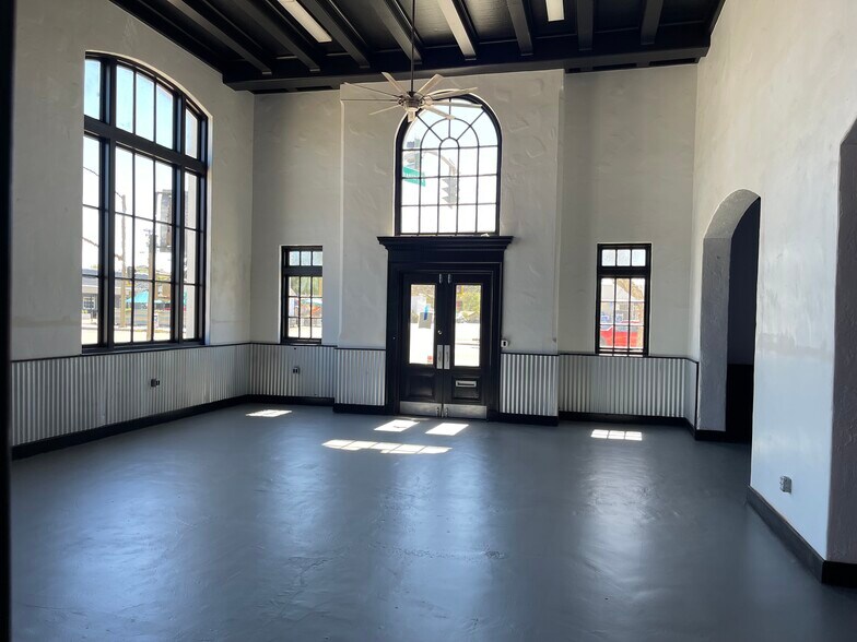 Primary Photo Of 701-713 Main St, Ramona Storefront For Lease