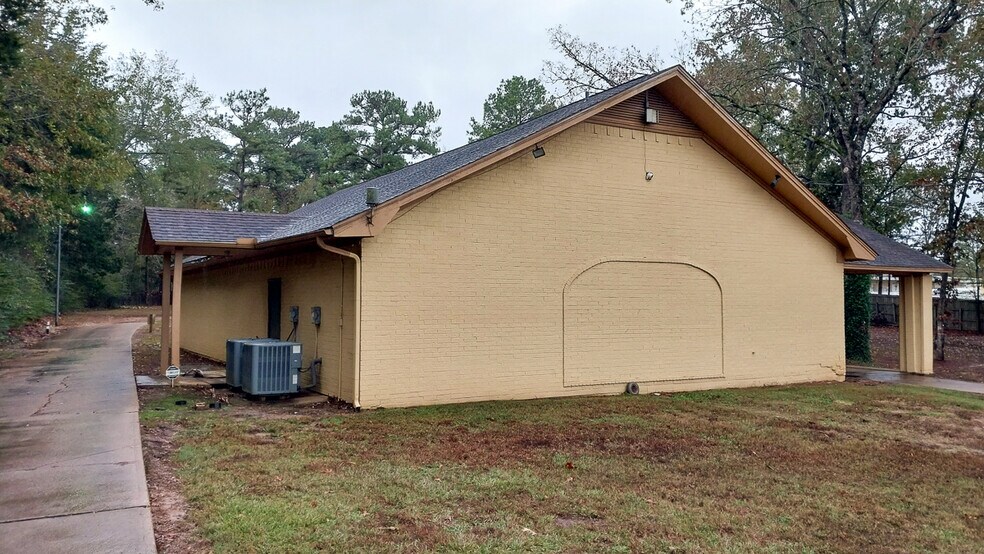 More Photos Of 120 NW 304 Loop, Crockett Daycare Center For Sale