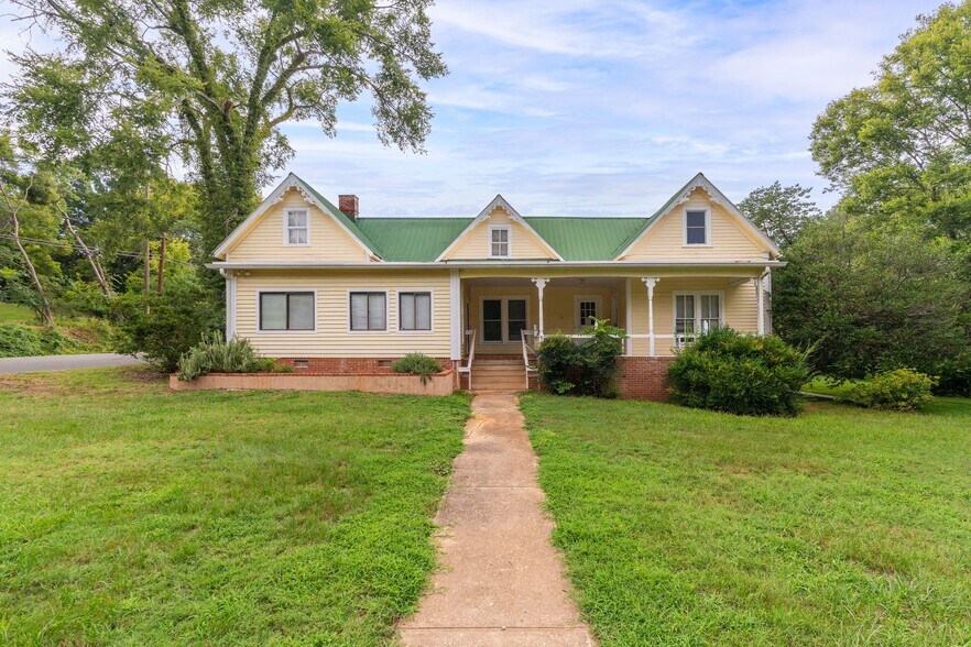 More Photos Of 117 E Salisbury St, Pittsboro Office For Sale