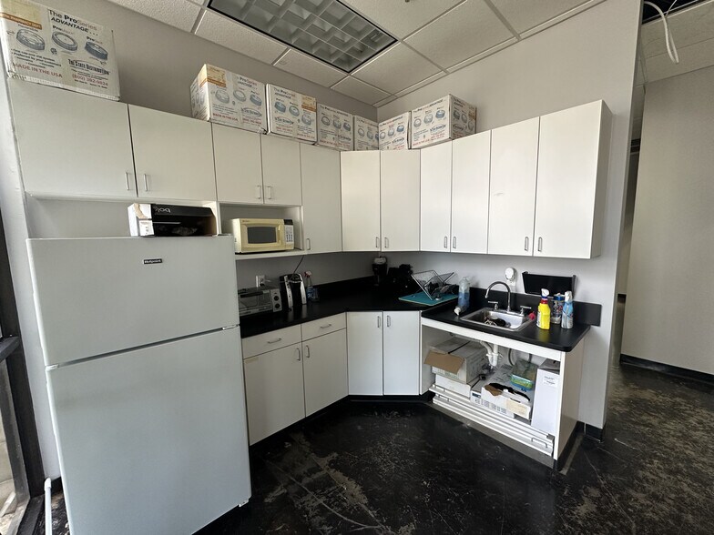 More Photos Of 1403 Highway 6, Sugar Land Medical For Lease