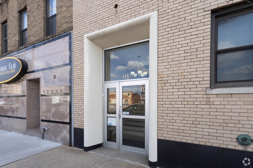 More Photos Of 200-212 Sunrise Hwy, Rockville Centre Apartments For Sale