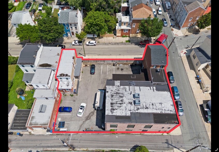 More Photos Of 368 E Moore St, Norristown General Retail For Sale