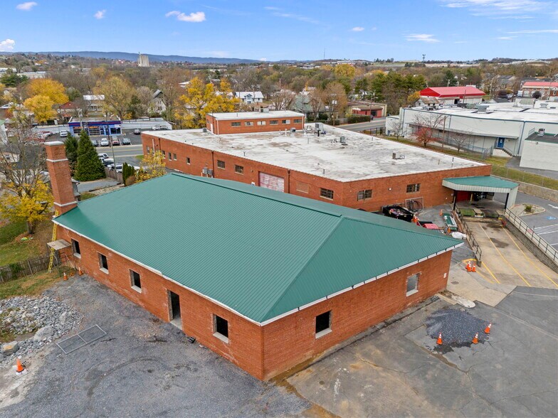 More Photos Of 156 Washington, Harrisonburg Light Distribution For Lease