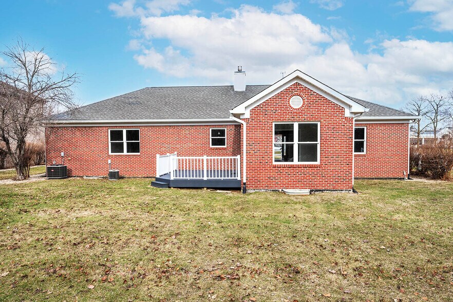 More Photos Of 65 Maplehurst Dr, Brownsburg Office For Sale