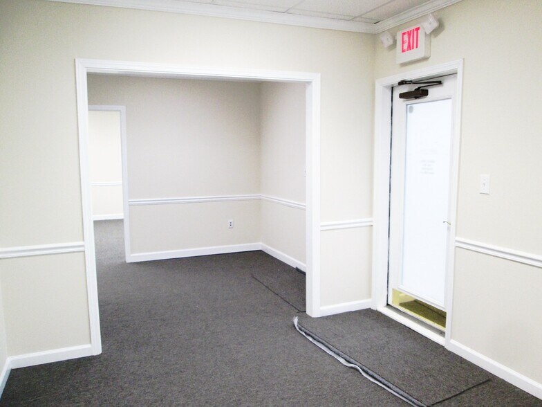 More Photos Of 3867 Holcomb Bridge Rd, Peachtree Corners Office For Lease