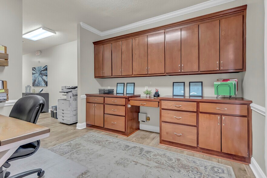 More Photos Of 1501 US Highway 19 S, Leesburg Office For Sale