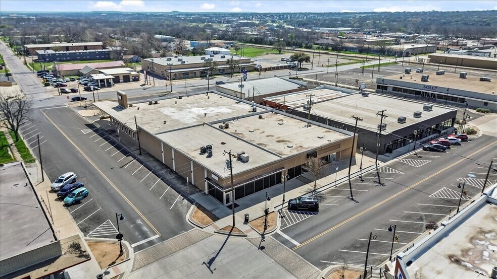 More Photos Of 420 E Ave C, Killeen General Retail For Sale