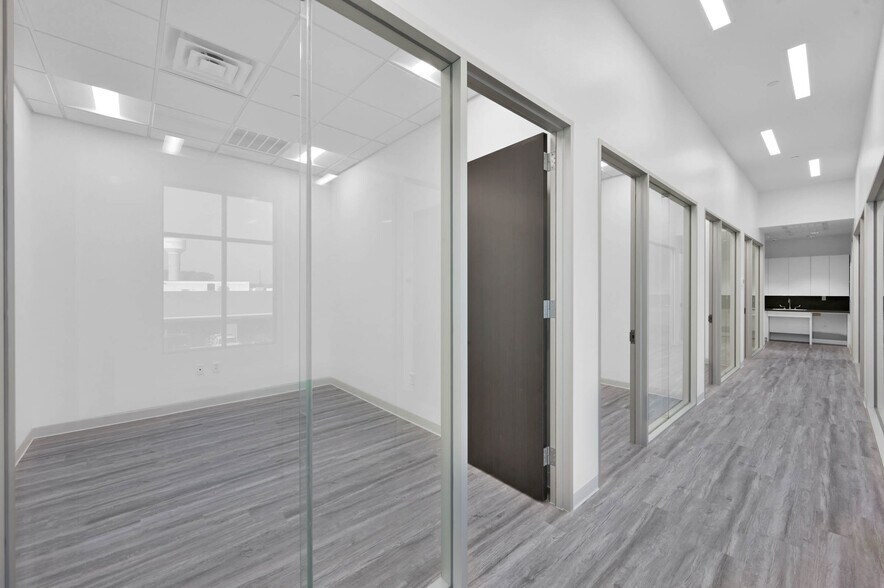 More Photos Of 24527 Gosling Rd, Spring Flex For Lease