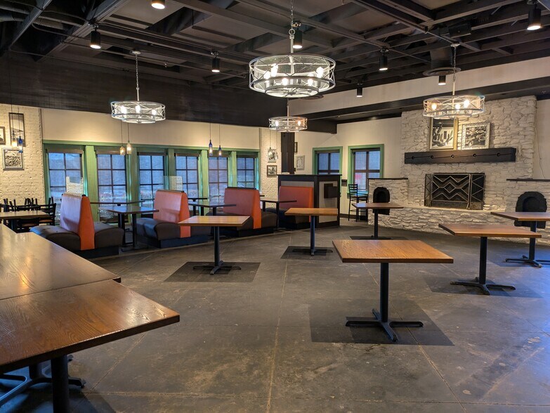 More Photos Of 10575 Davis Dr, Alpharetta Restaurant For Sale