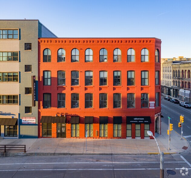 More Photos Of 133 W Pittsburgh Ave, Milwaukee Apartments For Lease