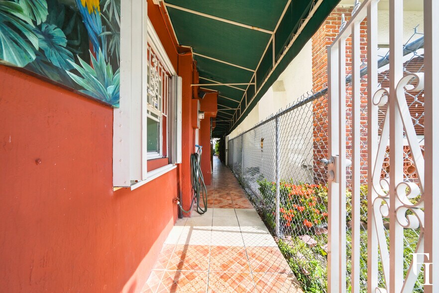 More Photos Of 1353 SW 1st St, Miami Storefront Retail Residential For Sale