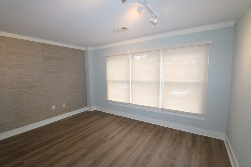 More Photos Of 955 W Wade Hampton Blvd, Greer Office For Lease