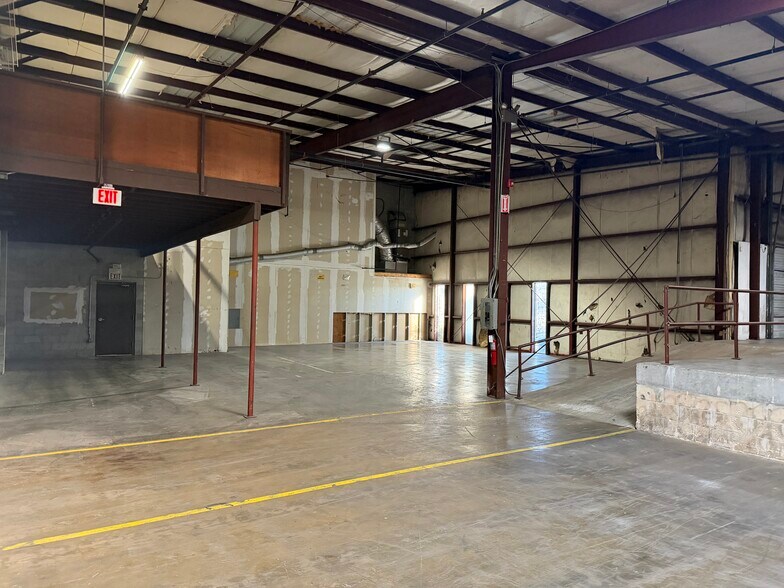 More Photos Of 1785 State Road 436, Winter Park Showroom For Sale