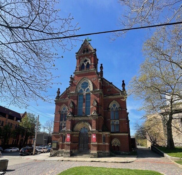 Primary Photo Of 1688 Fulton Rd, Cleveland Religious Facility For Sale