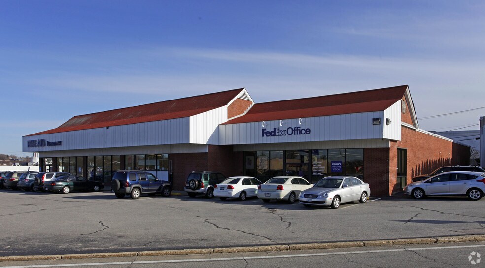 More Photos Of 5-7 E Main Rd, Middletown General Retail For Sale