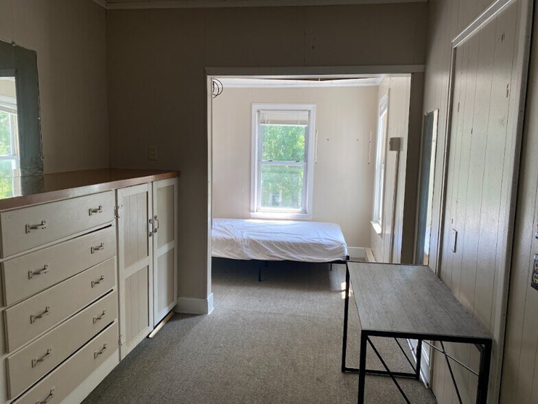 More Photos Of 32 Seminary Ave, Binghamton Apartments For Sale