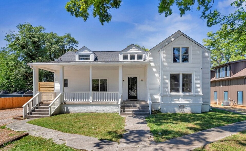 Primary Photo Of 928 Mcferrin Ave, Nashville Office Residential For Lease