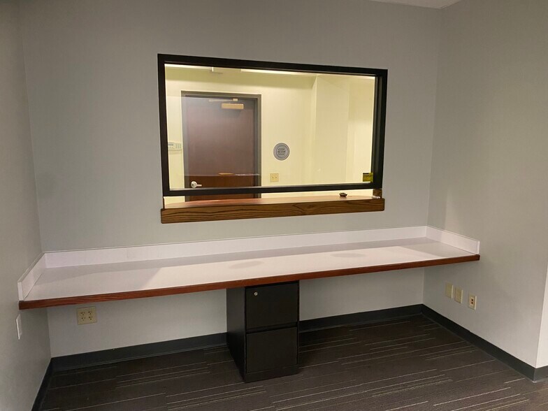 More Photos Of 4690 Munson St NW, Canton Office For Lease