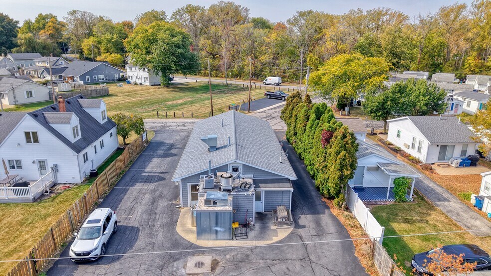 More Photos Of 54 McKinley St, Huron Bar For Sale