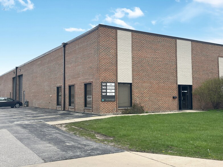 More Photos Of 501-515 S Vermont St, Palatine Warehouse For Lease