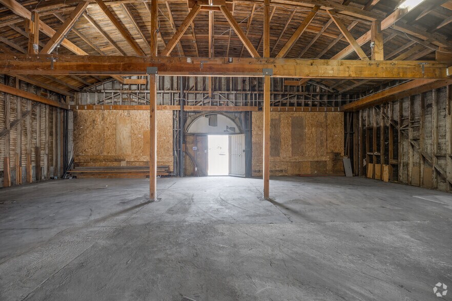 More Photos Of 1808 Firestone Blvd, Los Angeles Light Distribution For Sale