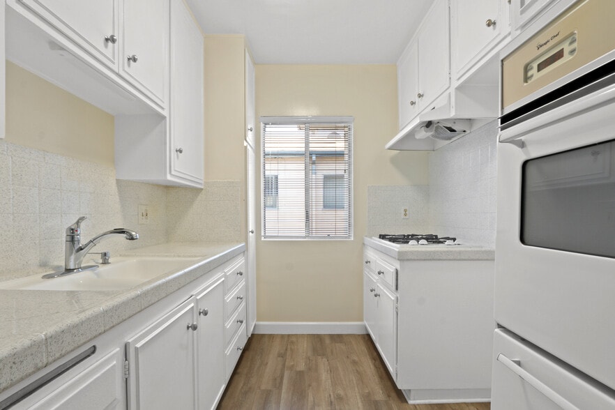 More Photos Of 3735 Mentone Ave, Los Angeles Apartments For Sale
