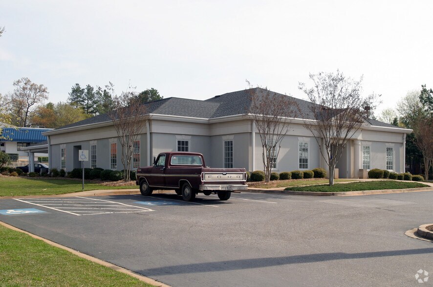 Primary Photo Of 79 S Main St, Inman Bank For Lease