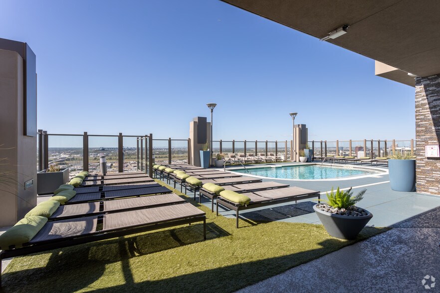 More Photos Of 1701 Payne St, Dallas Apartments For Lease