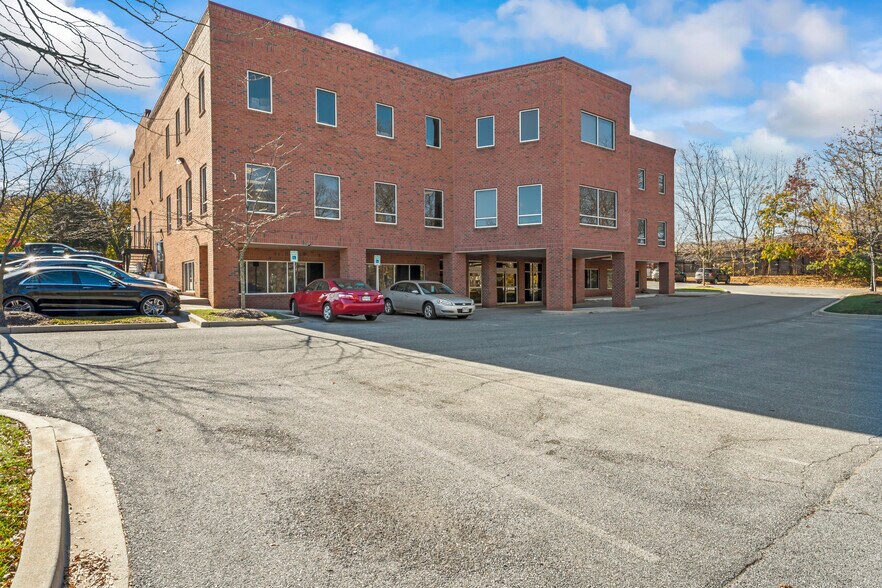 More Photos Of 205 Center St, Mount Airy Medical For Lease