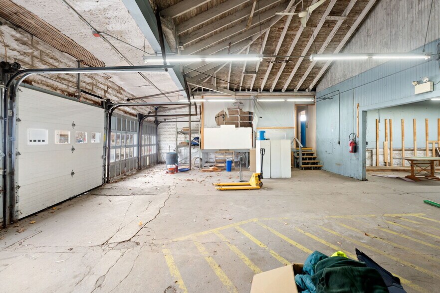 More Photos Of 1072 Main St, West Warwick Office For Sale