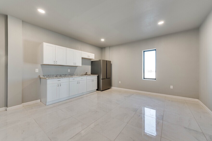 More Photos Of 2820 S FM 866, Odessa Manufacturing For Lease