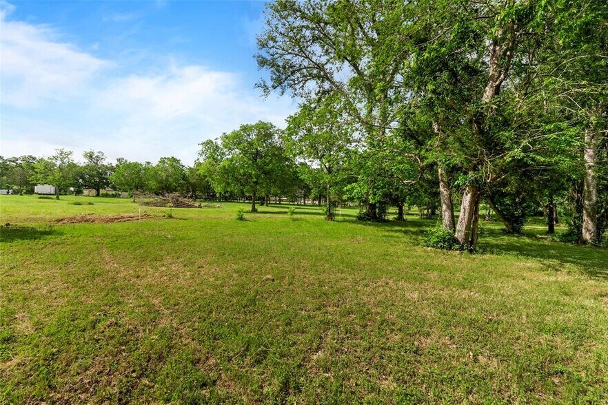 More Photos Of TBD Belton Street, McDade Land For Sale