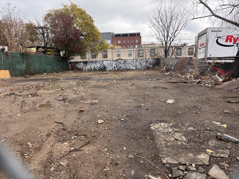 More Photos Of 395 Van Sinderen Avenue, Brooklyn Land For Lease