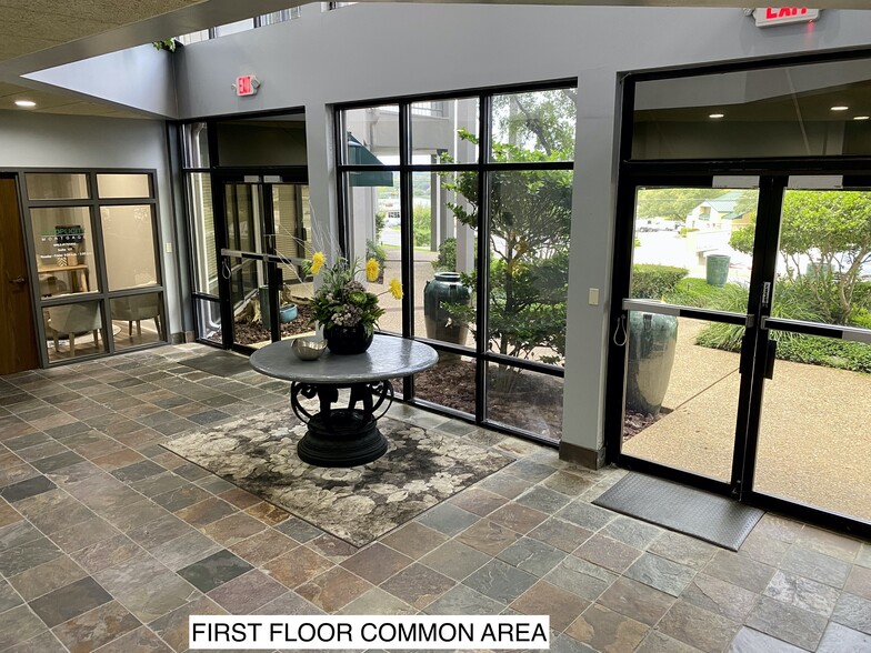 More Photos Of 907 Ranch Road 620 S, Austin Office Residential For Lease