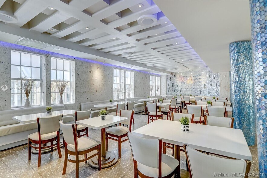 More Photos Of 820 Ocean Dr, Miami Beach Restaurant For Lease