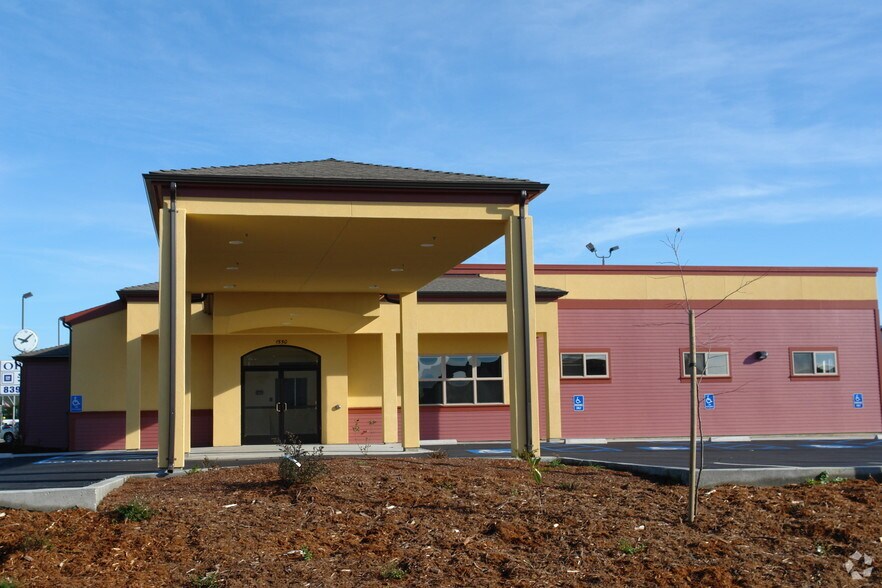 Primary Photo Of 1550 Heartwood Dr, Mckinleyville Storefront Retail Office For Lease