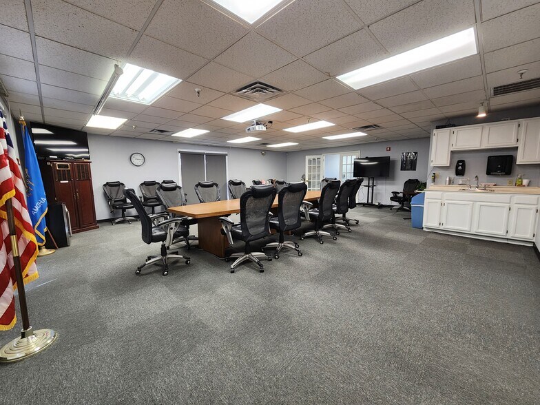 More Photos Of 8740 E 11th St, Tulsa Office For Sale