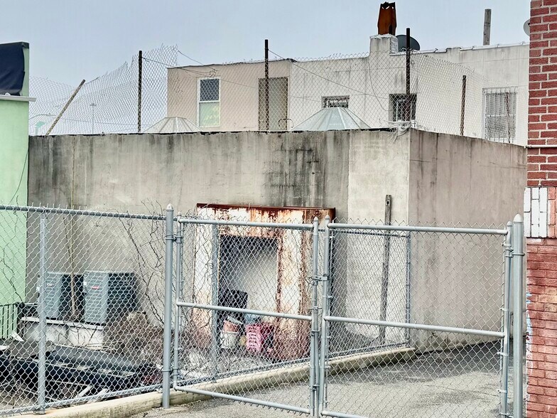 More Photos Of 9115 188th St, Hollis Flex For Sale