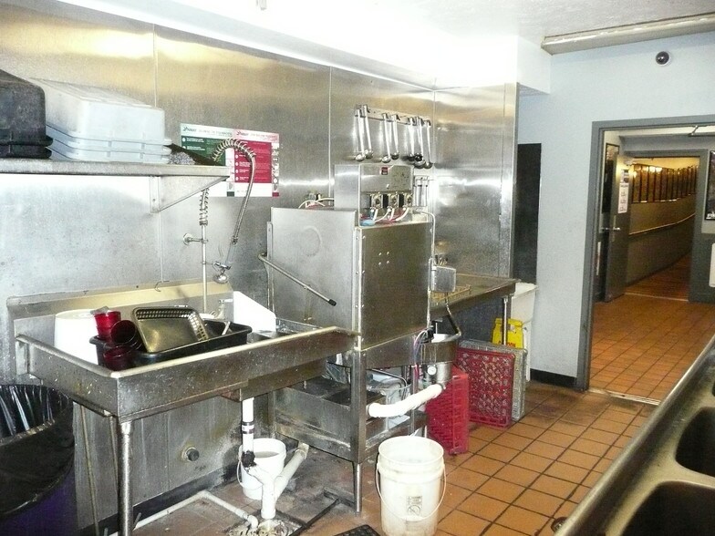 More Photos Of 102 Lincolnway E, Mishawaka Storefront For Sale