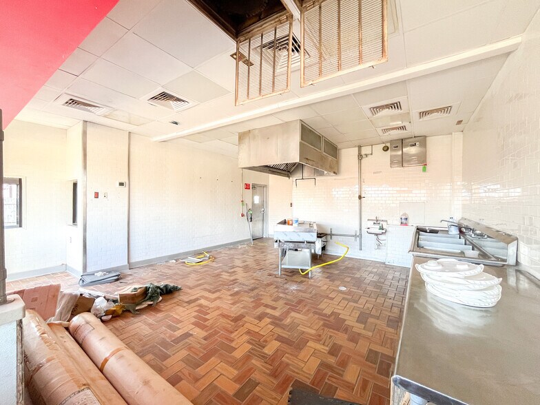 More Photos Of 203 Winchester Dr, Lafayette General Retail For Lease