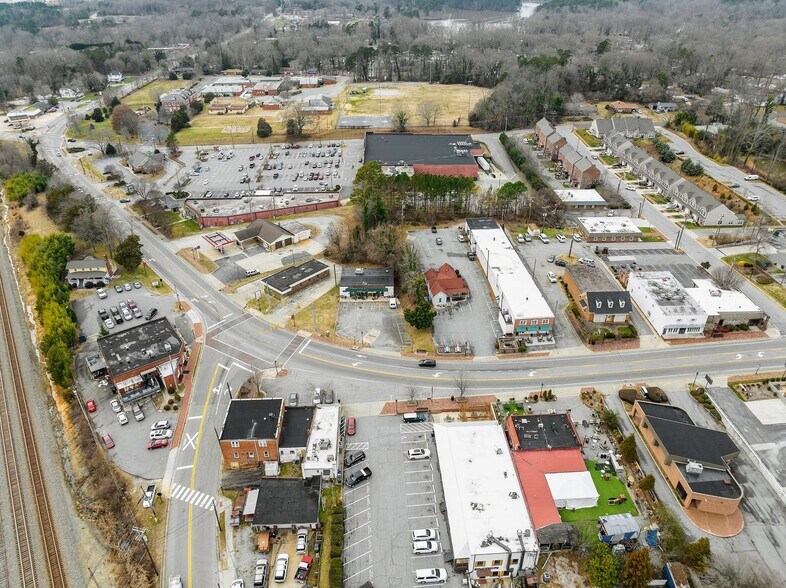 More Photos Of 109 E Main St, Jamestown Freestanding For Sale