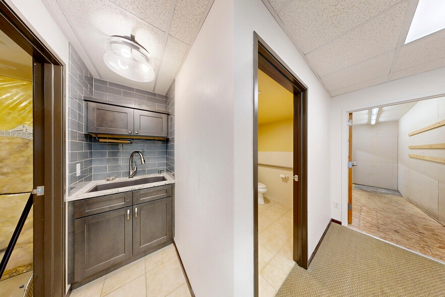 More Photos Of 502 Custer Way SE, Olympia Warehouse For Sale