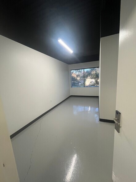 More Photos Of 309 Plus Park Blvd, Nashville Loft Creative Space For Lease