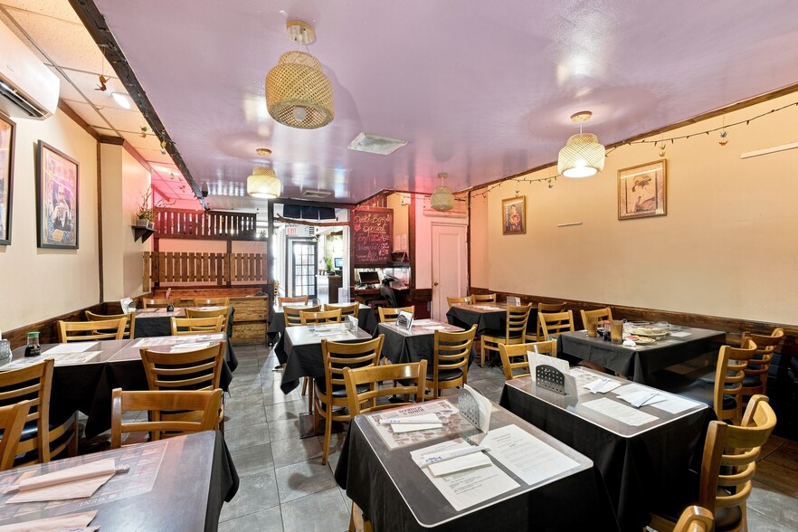 More Photos Of 1557 Second Ave, New York Apartments For Lease