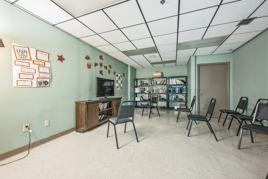 More Photos Of 2169 Commerce Blvd, Irondale Office For Sale