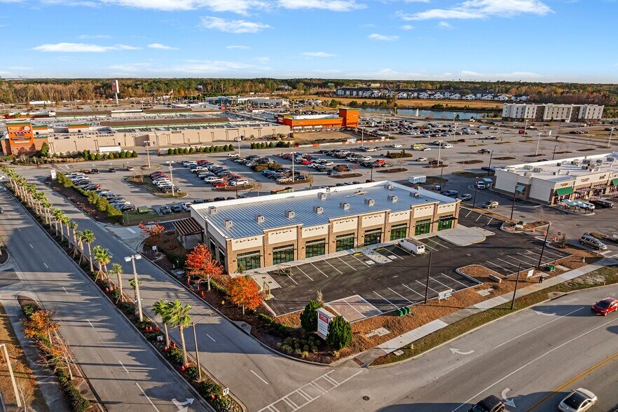 More Photos Of 220 Tanger Outlets Blvd, Pooler Storefront For Lease