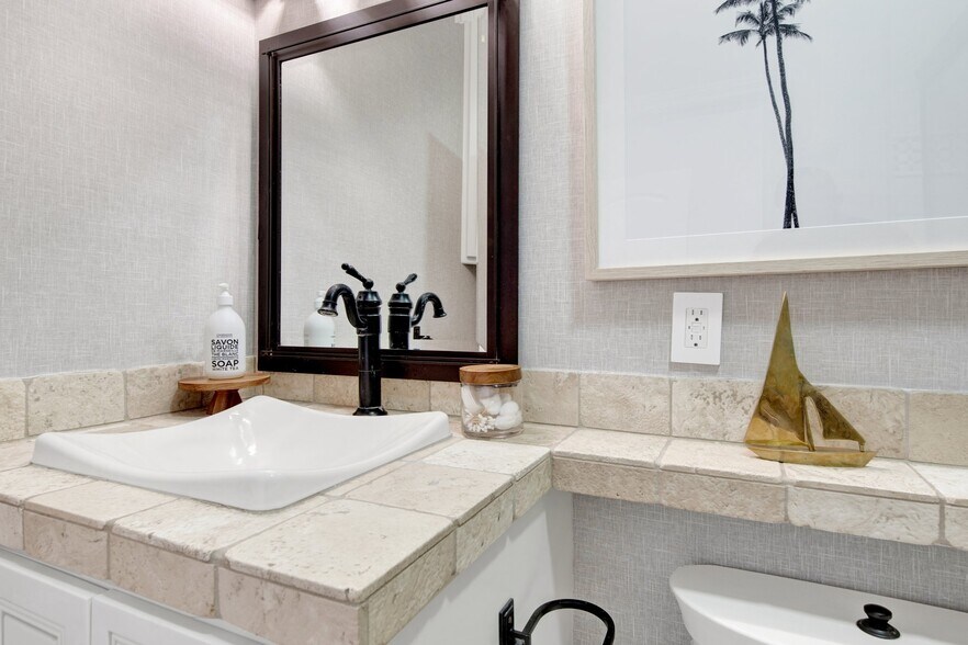 More Photos Of 5121 E Ocean Blvd, Long Beach Apartments For Sale