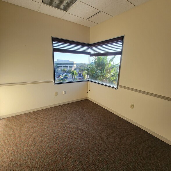 More Photos Of 1150 Cleveland St, Clearwater Office For Lease