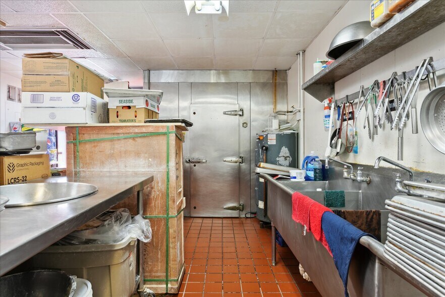 More Photos Of 3332 Victory Blvd, Portsmouth Fast Food For Sale