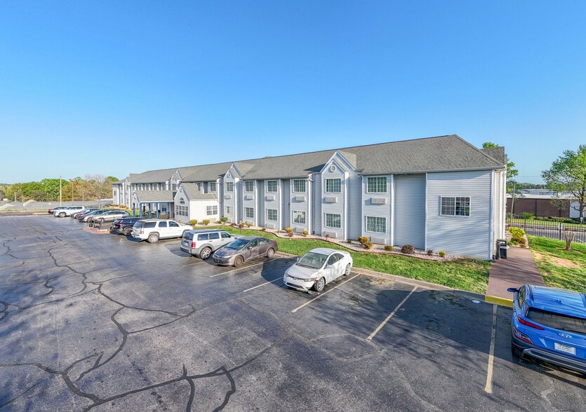 More Photos Of 1901 Broadcast St, Gastonia Hotel For Sale